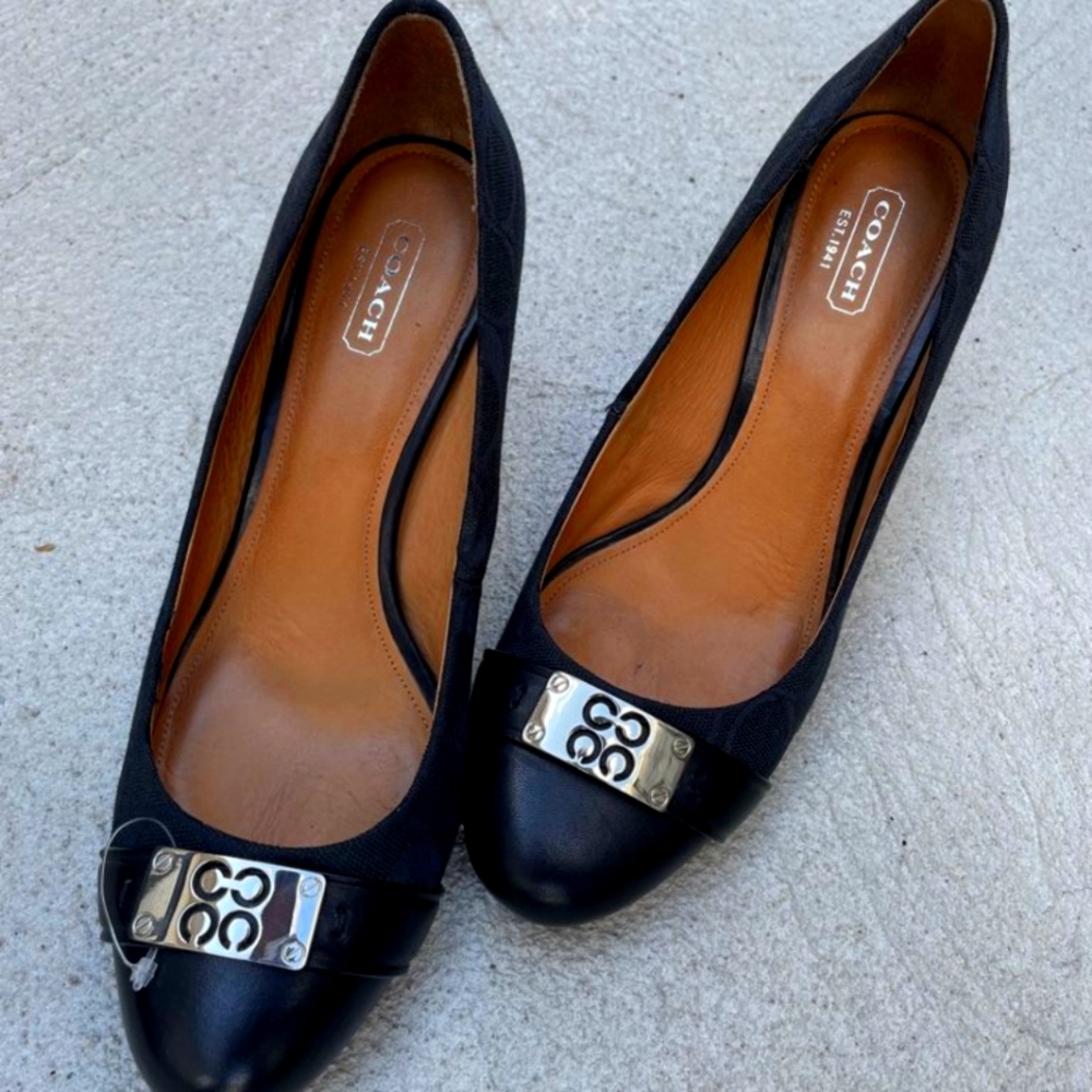Coach CC Signature Pumps